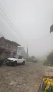 Imagine din galeria proprietății 3Storey Cozy House în Sampong