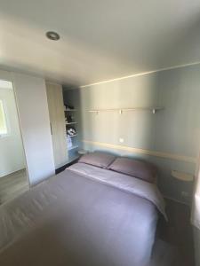 Postel nebo postele na pokoji v ubytování Malaga Monte Parc