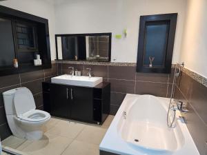 Phòng tắm tại WiseStar Guest House