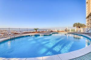 Bazén v ubytování Windancer Condominiums nebo v jeho okolí