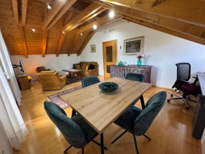 Χώρος καθιστικού στο FaWa Apartments "Penthouse - Villa Toni"