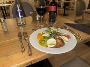 Nápoje v ubytování LOGIS-Hôtel-Restaurant La Gentilhommière