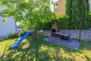 Herní místnost nebo prostor pro děti v ubytování Apartments Davorka