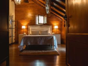 Ένα ή περισσότερα κρεβάτια σε δωμάτιο στο Mas La Casanova