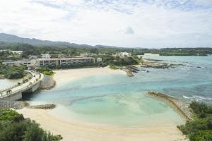 a view of the beach at the resort at Hyatt Regency Seragaki Island Okinawa in Onna
