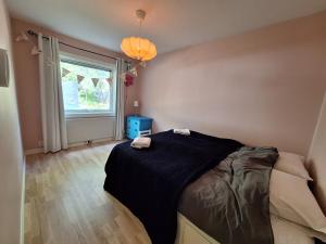 Gambar di galeri bagi Luxurious home in idyllic neighbourhood, 15min to City di Sollentuna