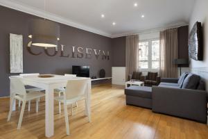 Posezení v ubytování Enjoybcn Coliseum Apartments