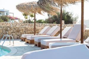 Bazén v ubytování Paradise Hotel nebo v jeho okolí
