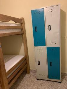 Palanda nebo palandy na pokoji v ubytování Lucca Hostel Medellín