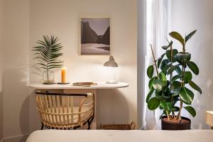 Foto dalla galleria di Java - 3 bedroom and shared pool in Almagro a Madrid