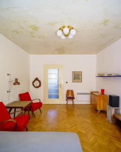 Postel nebo postele na pokoji v ubytování Studio Hronov Apartment No1