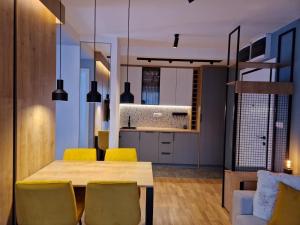 Kuchyňa alebo kuchynka v ubytovaní DivciCasa apartments Divčibare