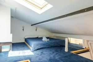 Photo de la galerie de l'établissement Duplex lumineux avec vue Tour Eiffel - Paris 7e, à Paris 46 autres photos