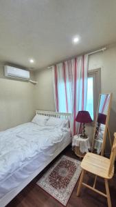 Galeriebild der Unterkunft 부산 2층 Qstay Loft in Busan