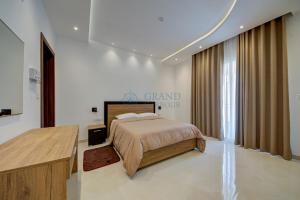 Gambar di galeri bagi Casa Meraviglia in Ghaxaq Rooftop Pool & Garage di Għaxaq