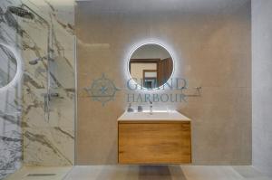 Photo de la galerie de l'établissement Casa Paradiso in Ghaxaq Private Rooftop Pool, à Hal Ghaxiak