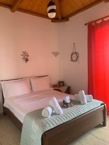 Postel nebo postele na pokoji v ubytování Boucamvillia's Luxury House