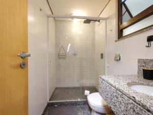 Studio com piscina no Casa Mauá的一间浴室