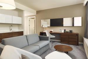 Kuchnia lub aneks kuchenny w obiekcie DoubleTree by Hilton Wroclaw