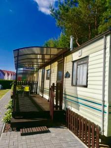 Το κτήριο όπου στεγάζεται  η παραθεριστική κατοικία +2 φωτογραφίες