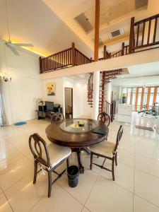 Χώρος καθιστικού στο Baan Thai pool villa