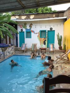 Bazén v ubytování White Rabbit Hostal nebo v jeho okolí