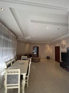 TV i/ili multimedijalni sistem u objektu 3 Bedrooms Penthouse Golem