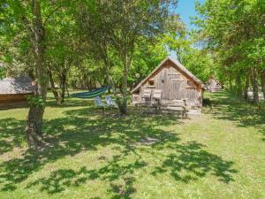 Zahrada ubytování Lodges en Provence - Ecogîtes & Restaurant insolites