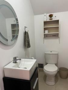 Gallery image of Elegante casa en Guayaquil con seguridad privada in San Guillermo