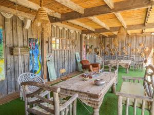 Restaurace v ubytování Lodges en Provence - Ecogîtes & Restaurant insolites