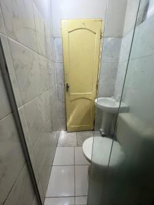 Bilik mandi di Suítes Cabanos