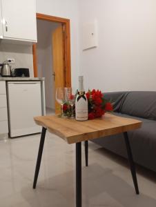 Kuchyň nebo kuchyňský kout v ubytování By The Sea Apartments + 19 fotografií