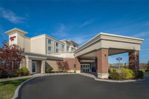 a rendering of a hotel with a driveway at Hampton Inn-Pawtucket, RI in Pawtucket