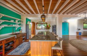 Uvita-ocean Views-large Pool-great Patio的休息区