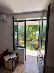 Ruang duduk di Hillside Haven
