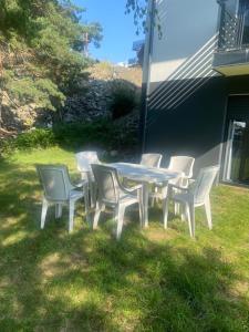 Vrt ispred objekta Apartman Diva Jana Divčibare