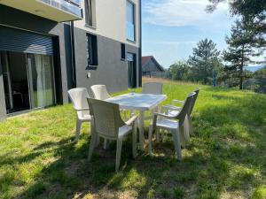 Vrt ispred objekta Apartman Diva Jana Divčibare