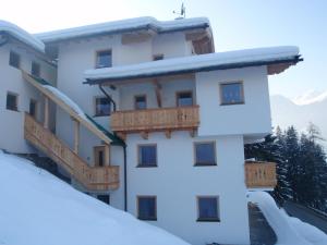 Budynek, w którym mieści się apartament