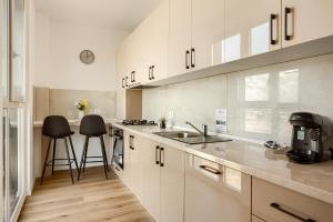 Nhà bếp/bếp nhỏ tại Sika Sunny Apartment - Free private parking & Balcony