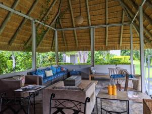 Posezení v ubytování Sunbirds Lodge Chobe