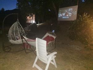 Televiisor ja/või meelelahutuskeskus majutusasutuses Dušanovac