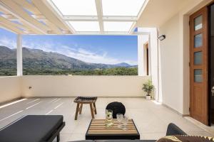 A general mountain view or a mountain view taken from A villát