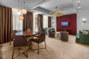 TV a/nebo společenská místnost v ubytování Ivy Garden Hotel Baku