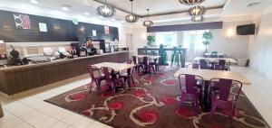 Restaurace v ubytování Kemah Edgewater Hotel, SureStay Collection by Best Western