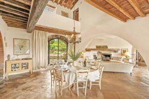 Kuchyň nebo kuchyňský kout v ubytování Camporempoli by Salogi Villas