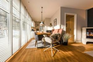 Istumisnurk majutusasutuses Luxury Apartment With Lagoon View In Loddin