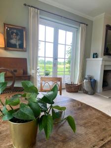 Foto de la galeria de Manor House Overlooking Fields And Garden a Ringe