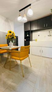 Kuchyň nebo kuchyňský kout v ubytování Steeph Home