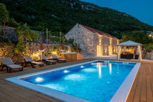 Swimmingpoolen hos eller tæt på Villa ANKICA