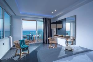 Posteľ alebo postele v izbe v ubytovaní Infinity Blue Boutique Hotel & Spa - Adults Only